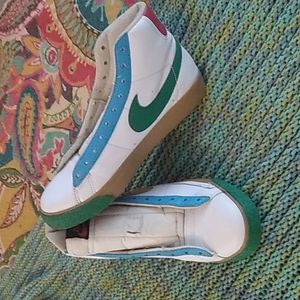 2008 primary color nikes